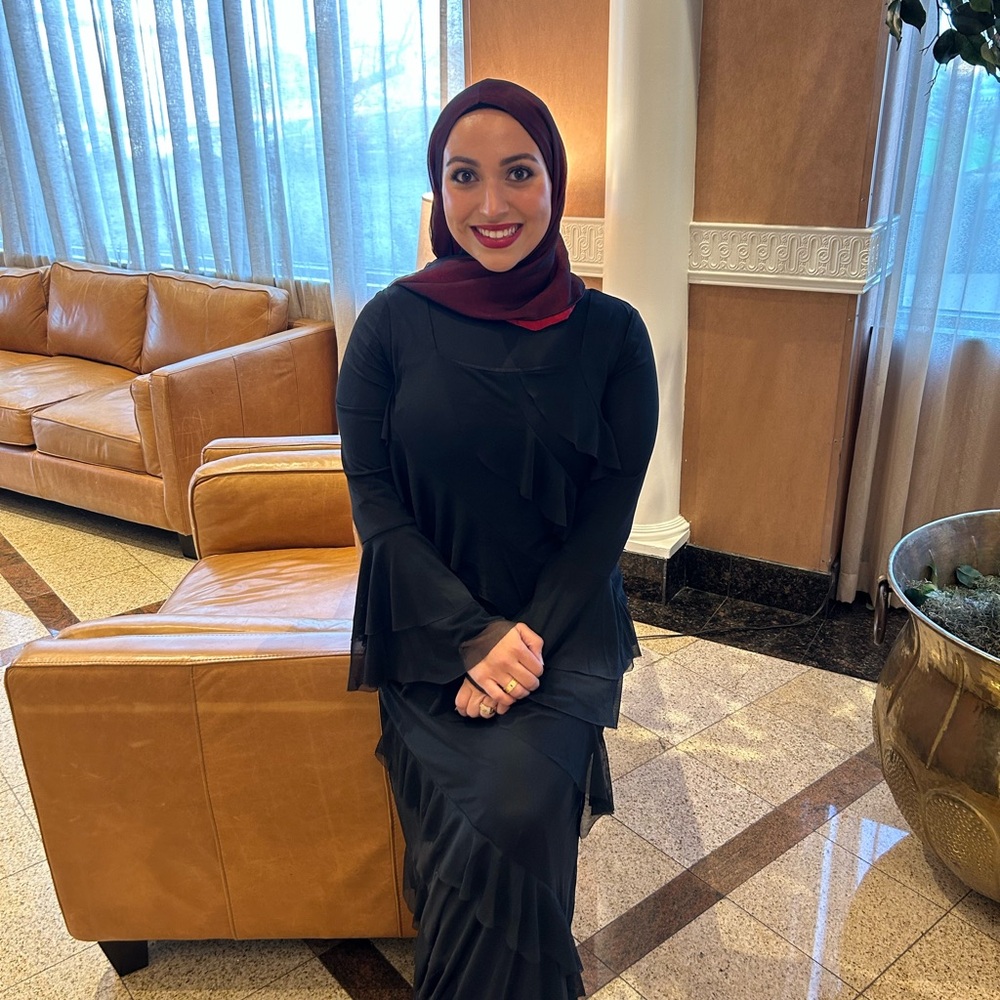 Meet your Posher, Nora